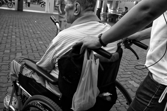 Come regolarizzare badanti e colf per un’assistenza sicura 
